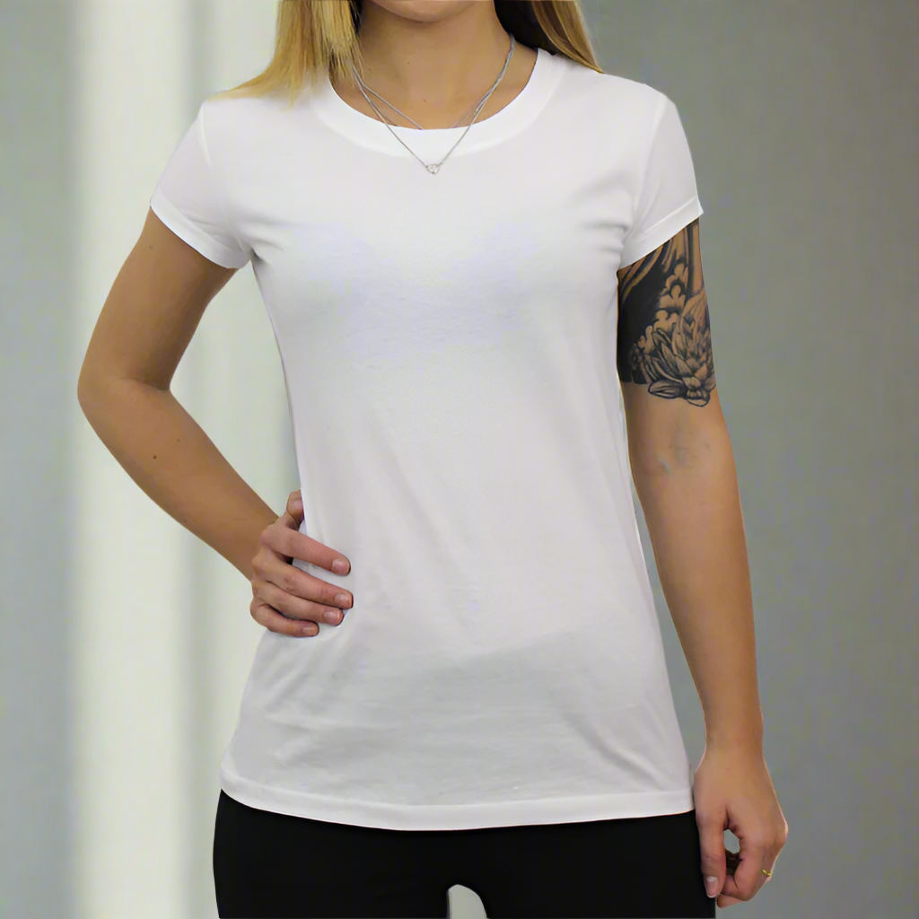 WomanshortsleeveWhitetshirt